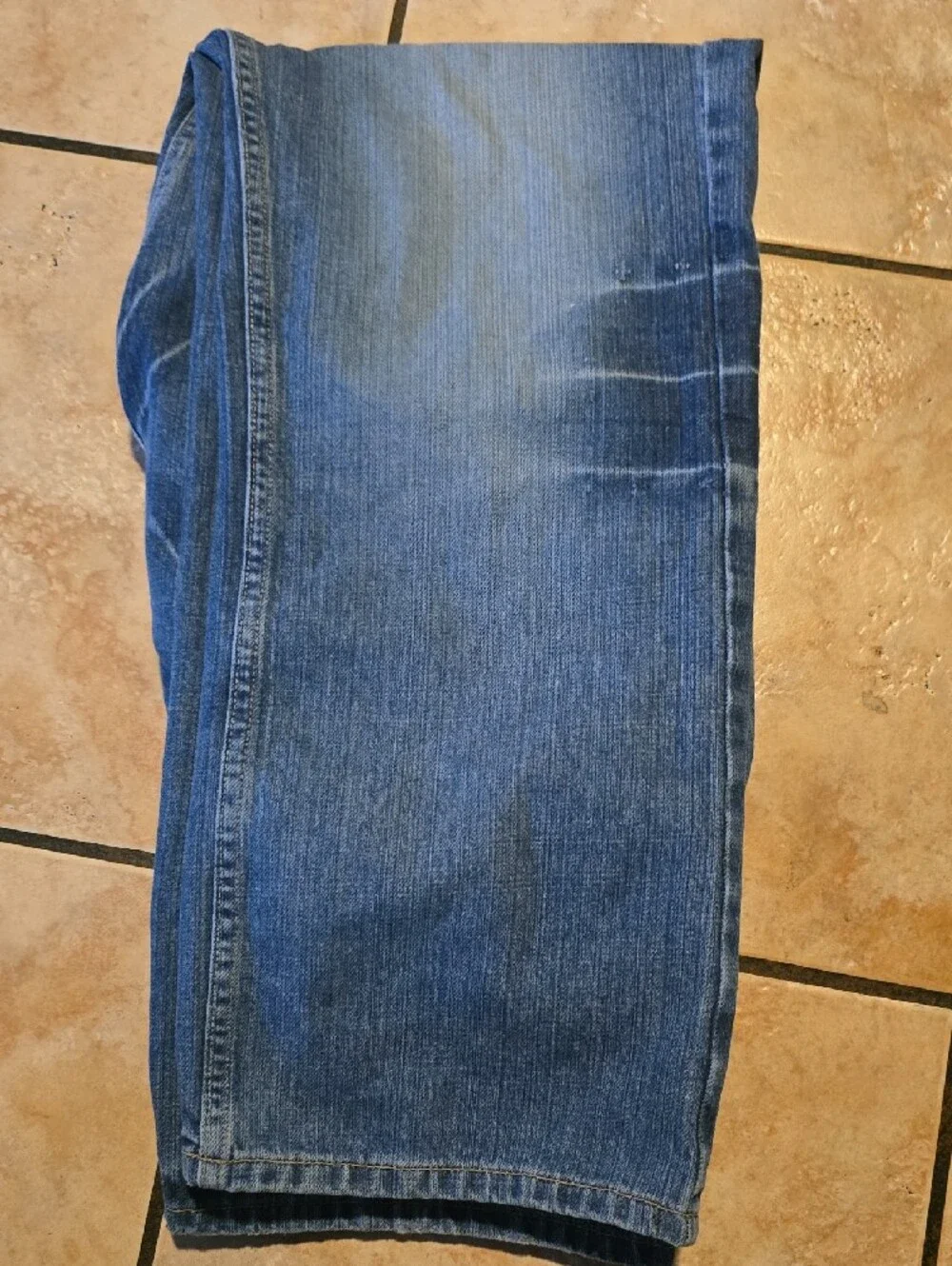 No Boundaries Men's Relaxed Blue Distressed Jeans